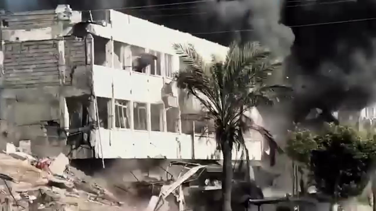 تقرير مصوّر يسلّط الضوء على معاناة المواطنين الذين يضطرون للعيش في منازل آيلة للسقوط